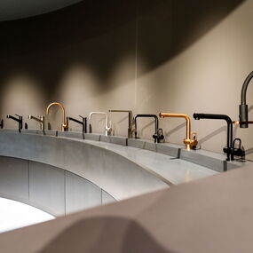 Individueller Innenausbau für Forum Laufen Schweiz AG von Froidevaux