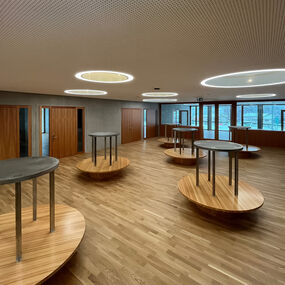 Aménagement intérieur sur mesure pour l'école de Salgesch par Froidevaux