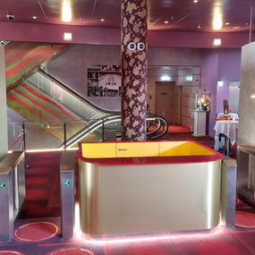 Aménagement intérieur sur mesure pour le Grand Casino de Bâle par Froidevaux