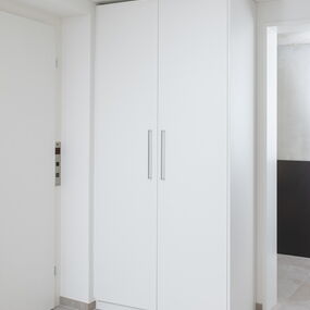 Aménagement intérieur personnalisé : Armoire encastrée